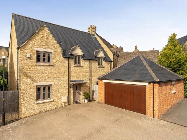 House for sale in Siddington, Cotswold