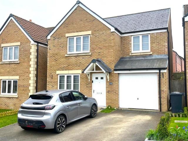 House for sale in Priors Hall Park, Weldon