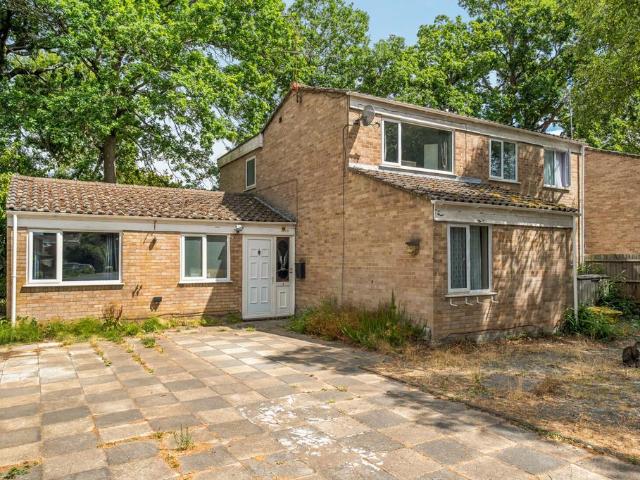 House for sale in Heol-las, Surrey