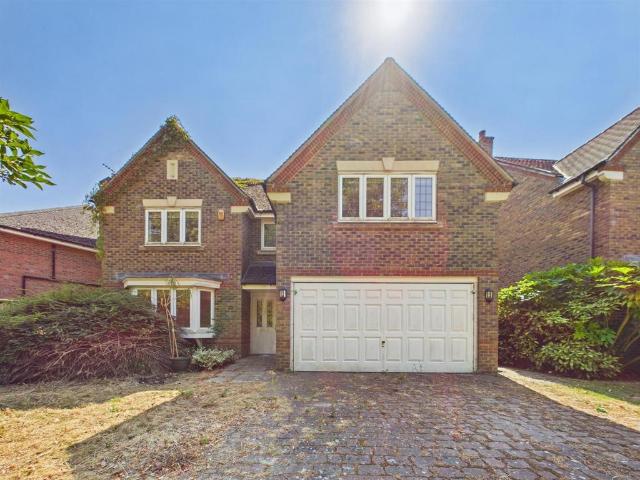 House for sale in Netherne-on-the-Hill, Reigate and Banstead