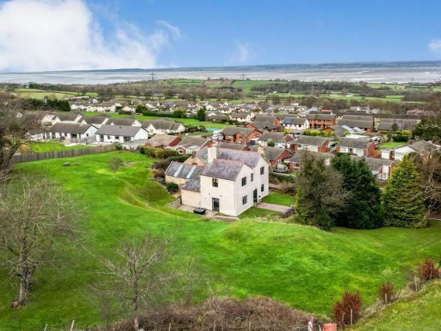 House for sale in Holywell, Windmill
