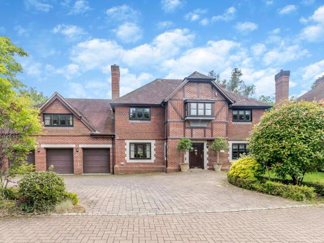 House for sale in Beaconsfield, Knotty Green
