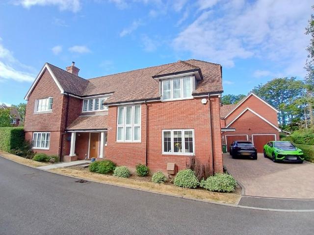 House for sale in Horsham, West Sussex