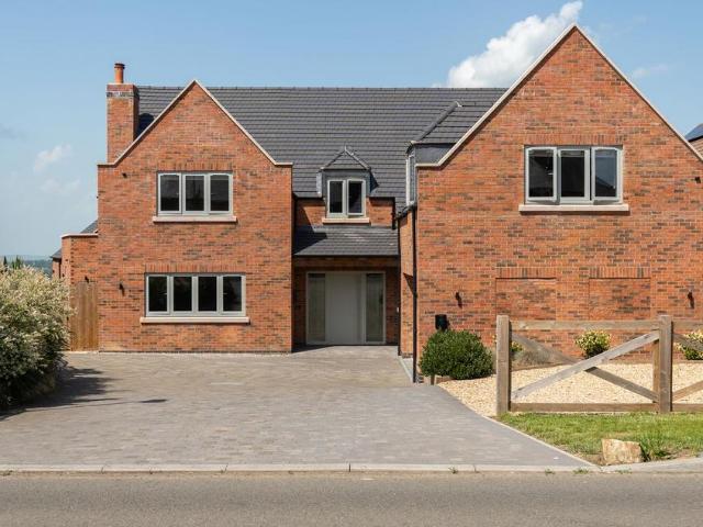 House for sale in Stanford On Avon, Leicestershire