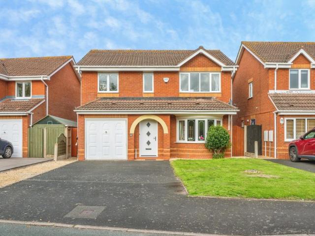 House for sale in Kettlebrook, Staffordshire