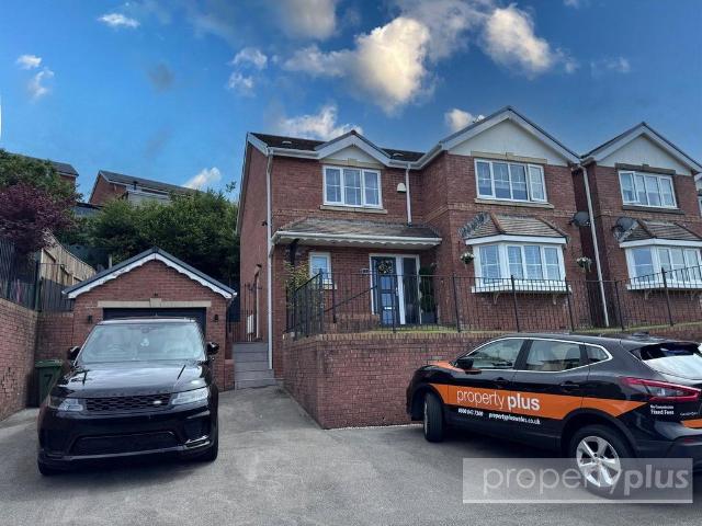 House for sale in Tonyrefail, Coedely