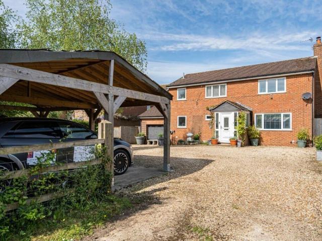 House for sale in Charndon, Buckinghamshire