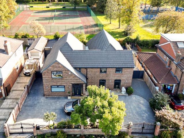 House for sale in Austhorpe, Leeds