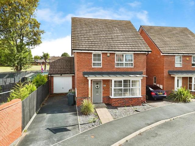 House for sale in Darlaston, West Midlands