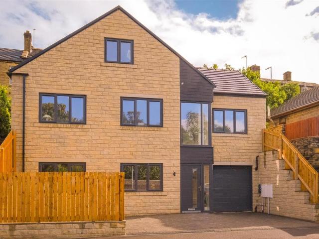 House for sale in Rastrick, Calderdale