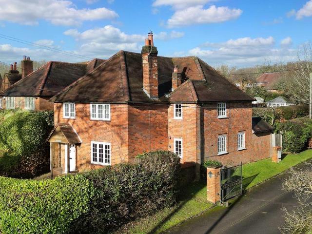 House for sale in Penn, Forty Green