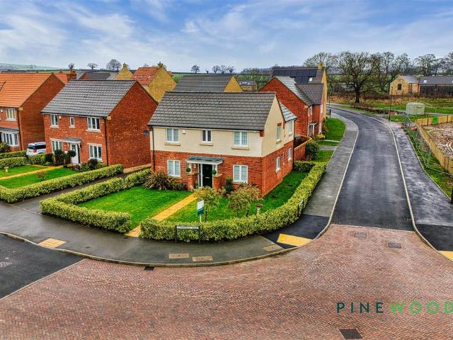 House for sale in Loundsley Green, East Midlands