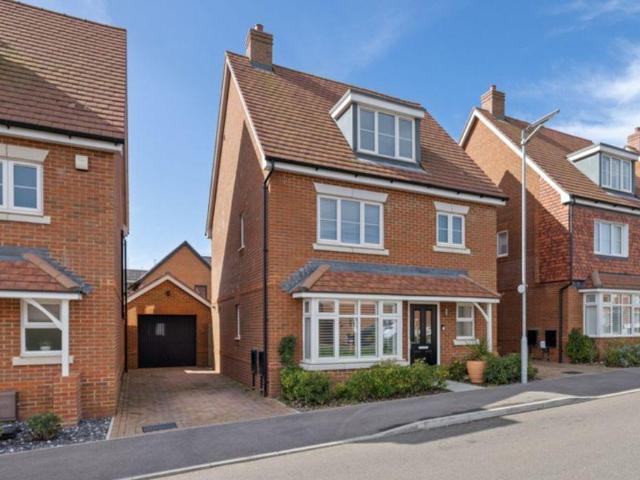 House for sale in Chichester, Littlecote