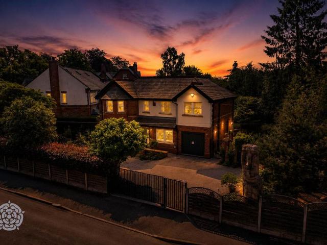 House for sale in Roe Green, Salford