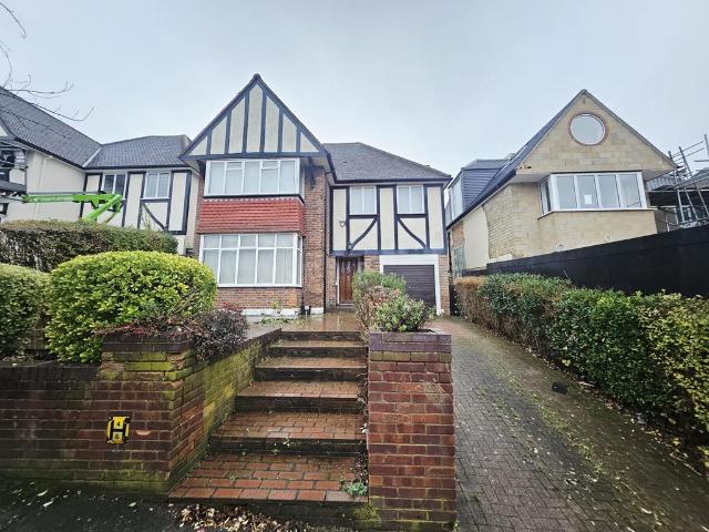 House for sale in Golders Green, Greater London