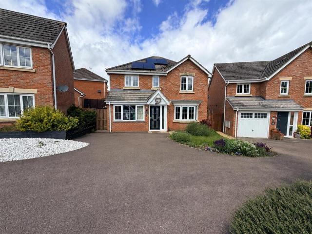 House for sale in Corby