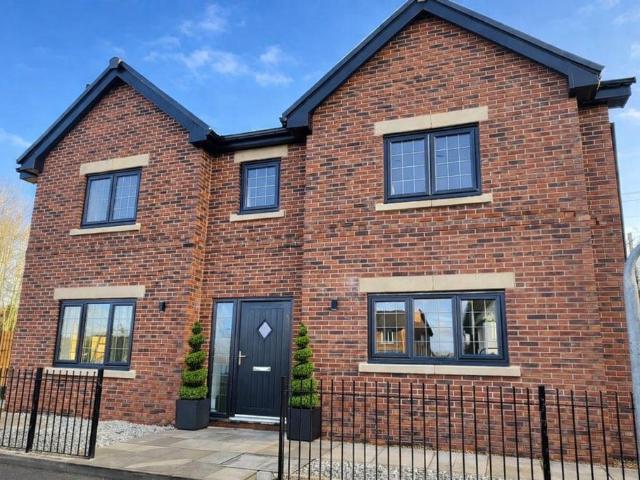 House for sale in Cheadle Hulme, Greater Manchester
