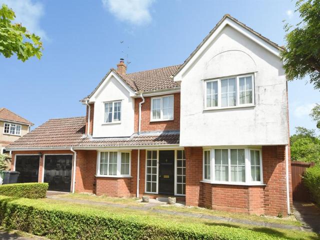 House for sale in Chipping Hill, Essex