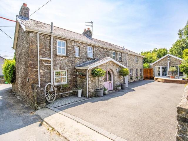 House for sale in Penllyn, Trerhyngyll