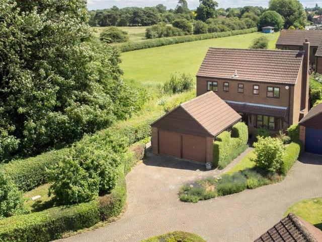 House for sale in Cawood, North Yorkshire