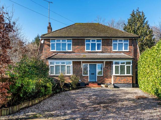 House for sale in Oxted, Hillview
