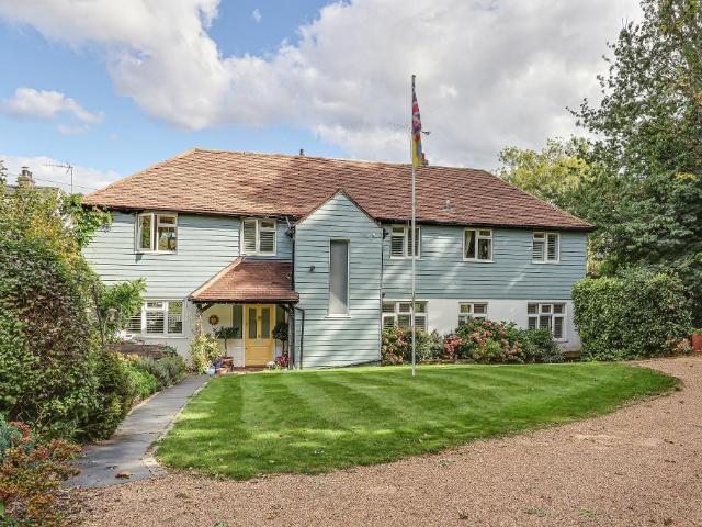 House for sale in London Borough of Croydon, Selsdon