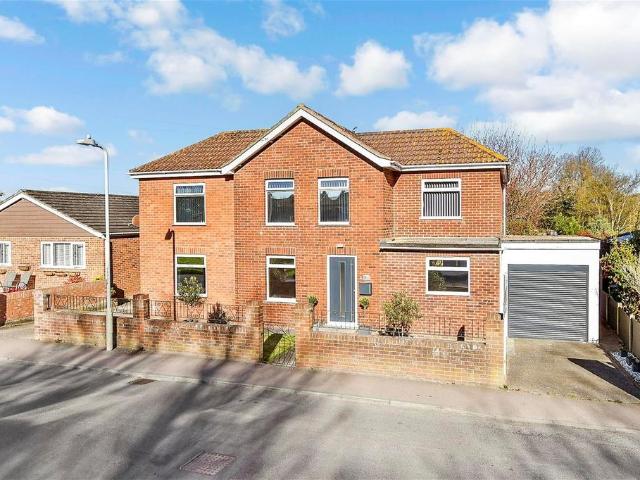 House for sale in Mill Hill, Ash