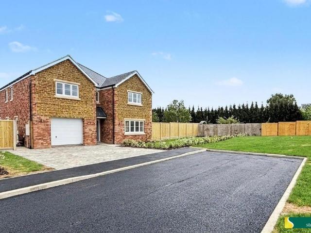 House for sale in Collingtree