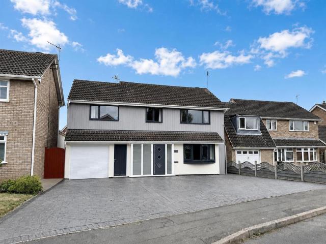 House for sale in Oadby, Leicestershire