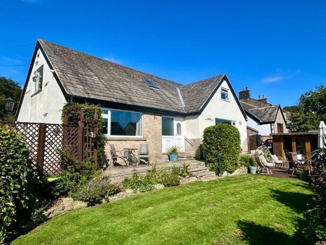 House for sale in Cackleshaw, Bradford