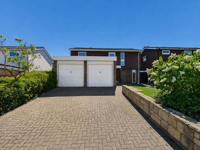 House for sale in Hanworth, Bracknell