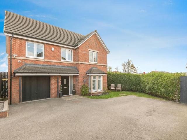 House for sale in Austhorpe, West Yorkshire