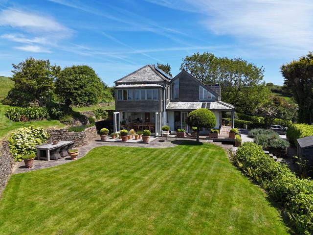 House for sale in Port Gaverne