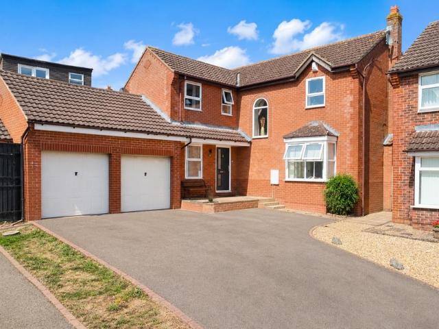 House for sale in Northampton, Northamptonshire