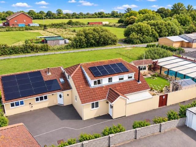 House for sale in Kewstoke, North Somerset