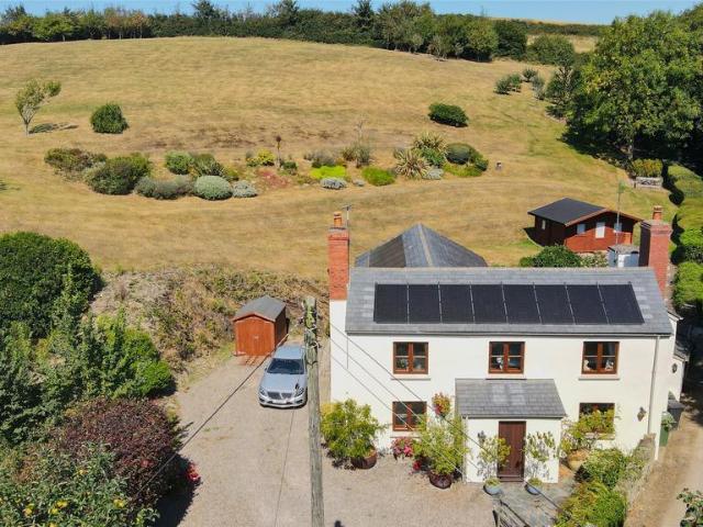 House for sale in Winsham, Kentisbury
