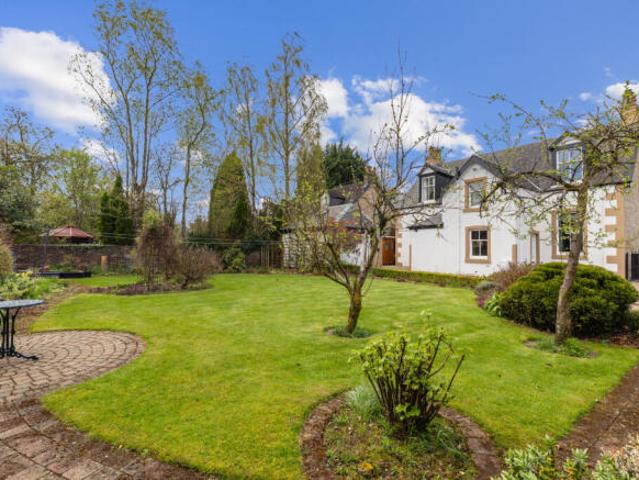 Farm for sale in Auchinloch, Scotland