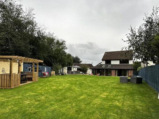House for sale in Gloucester, Gloucestershire