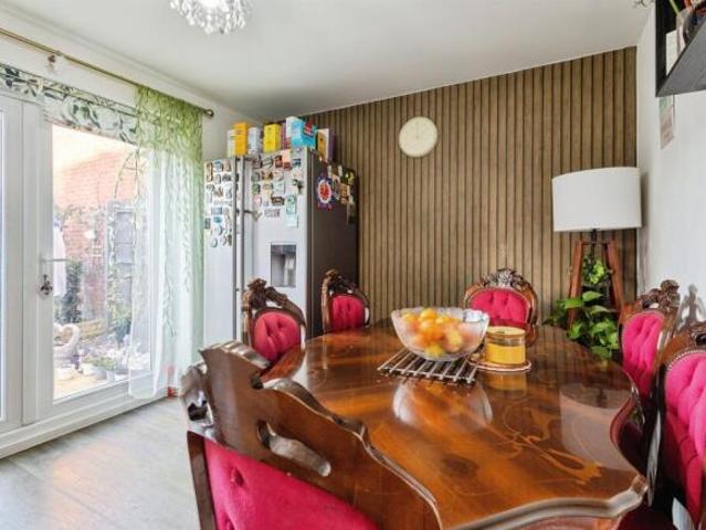 Property for sale in Northampton, Northamptonshire