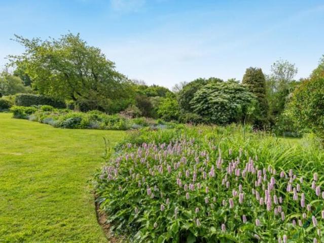 Farm for sale in Acrise, Folkestone