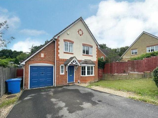 House for sale in Cargate, Rushmoor
