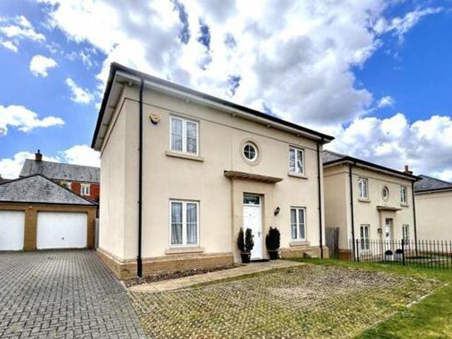 House for sale in Gun Hill Park, Rushmoor