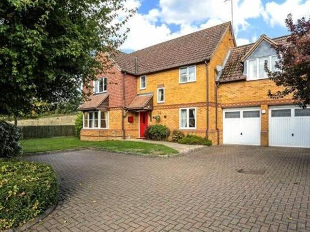 House for sale in Luton