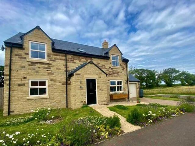 House for sale in Alnwick, Northumberland