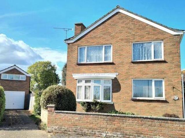 House for sale in Middlecroft, Hampshire