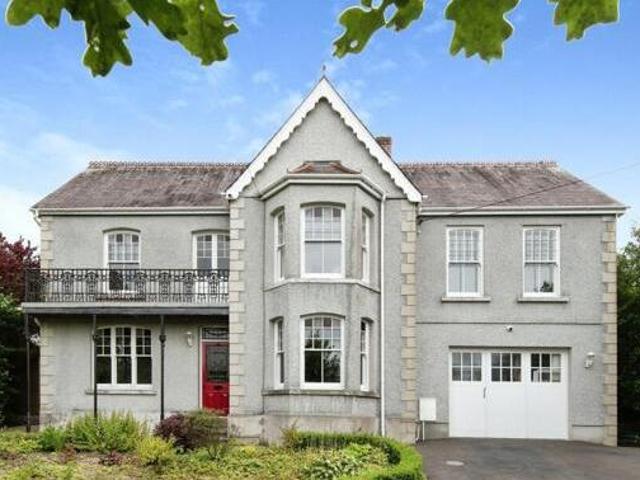 House for sale in Ammanford, Wales