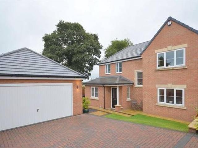 House for sale in Froggatt, East Midlands