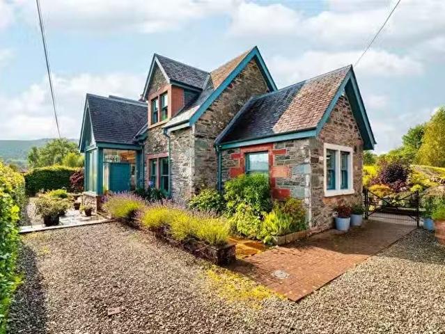 House for sale in Dalmary
