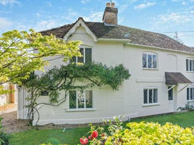 House for sale in Ascot