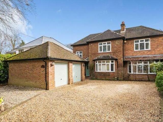 House for sale in Ascot